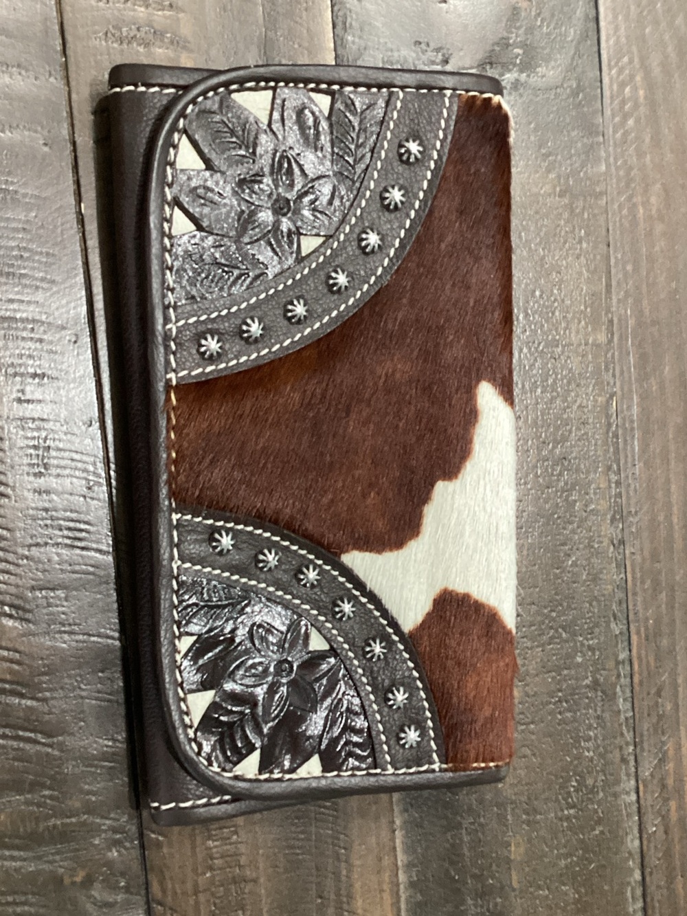 ‎ American West Western style Brown and White Cowhide Floral